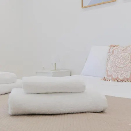 شقة Iris & Studio In Chanioti, 150m To Beach *