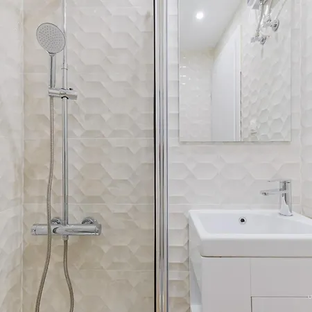 Iris & Studio In Chanioti, 150m To Beach شقة هانيوتي