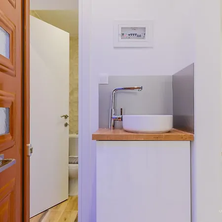 Iris & Studio In Chanioti, 150m To Beach هانيوتي