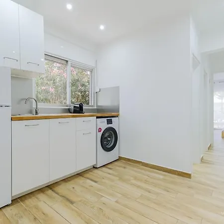 Iris & Studio In Chanioti, 150m To Beach هانيوتي