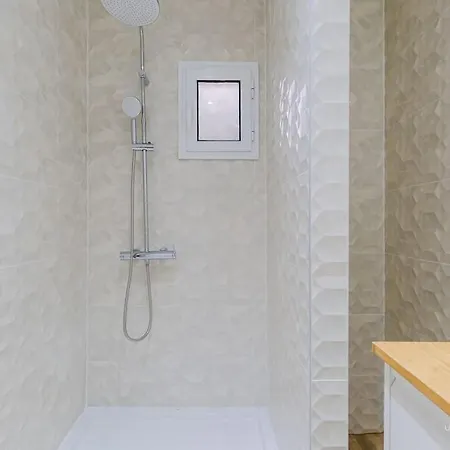 شقة Iris & Studio In Chanioti, 150m To Beach