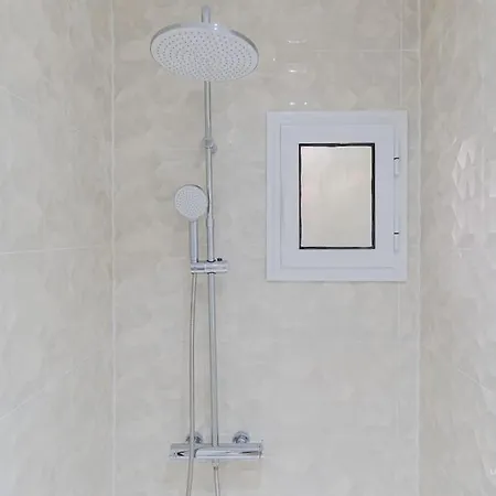 شقة Iris & Studio In Chanioti, 150m To Beach *