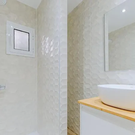 Iris & Studio In Chanioti, 150m To Beach هانيوتي
