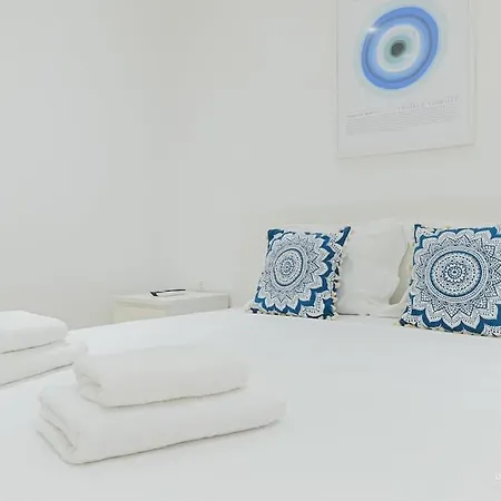 Iris & Studio In Chanioti, 150m To Beach Apartamento *
