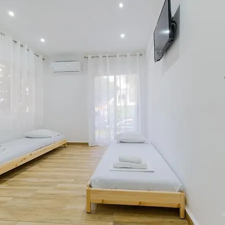 Apartamento Iris & Studio In Chanioti, 150m To Beach Chaniotis